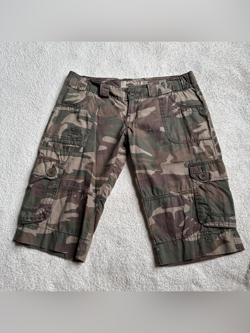 Y2K Billabong Women's Camo Cargo Bermudas - Olive & Brown